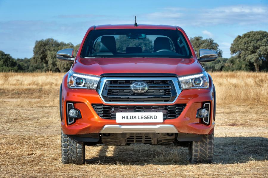 Toyota Hilux Legend Raider Double Cab 2018 года  (ES) (фото 11 из 40)